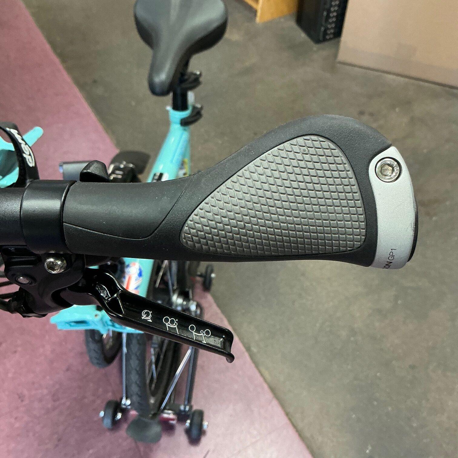 Used Brompton H6L Electric Folding Bicycle - Turkish Green w/ Tannus solid Foam Tires - Image 4