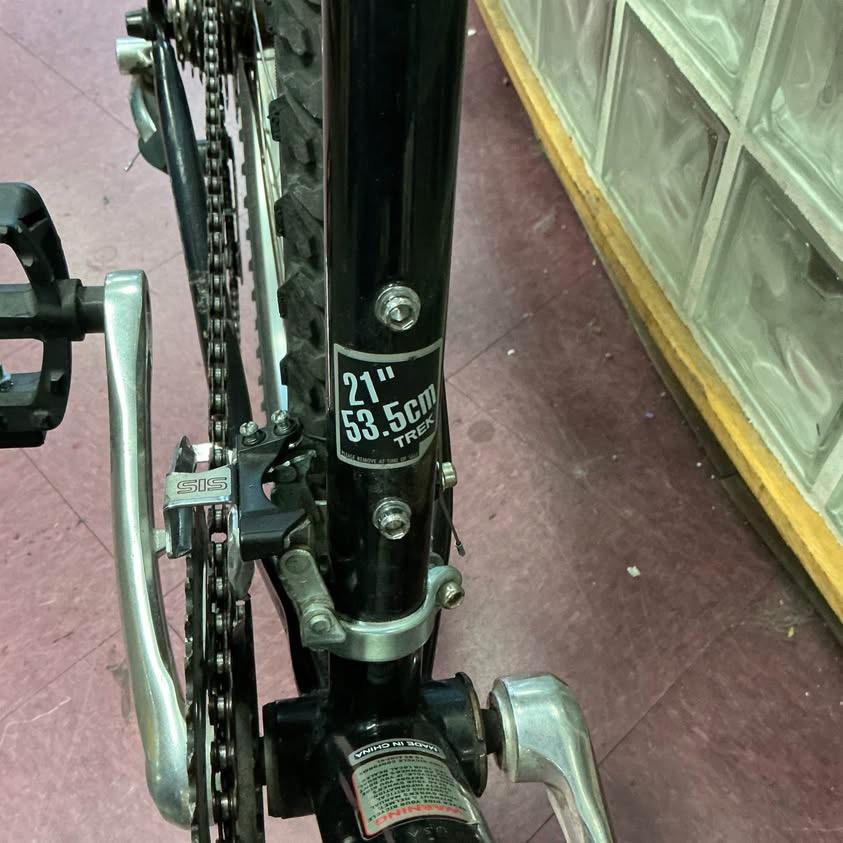 Used 21" Trek 820 Single Track Series Mountain Bike - Image 3